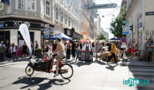 Bunte Vögel von Neubau - Flaniermarkt in der Neubaugasse