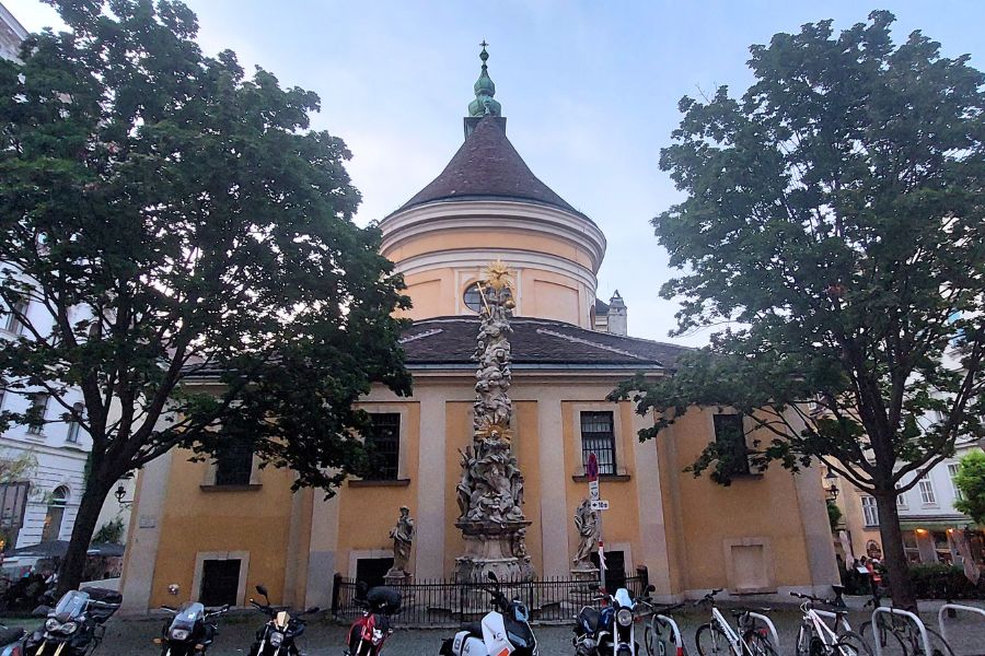 Die Pfarre St. Ulrich im 7. Bezirk steht im ältesten Teil von Neubau.