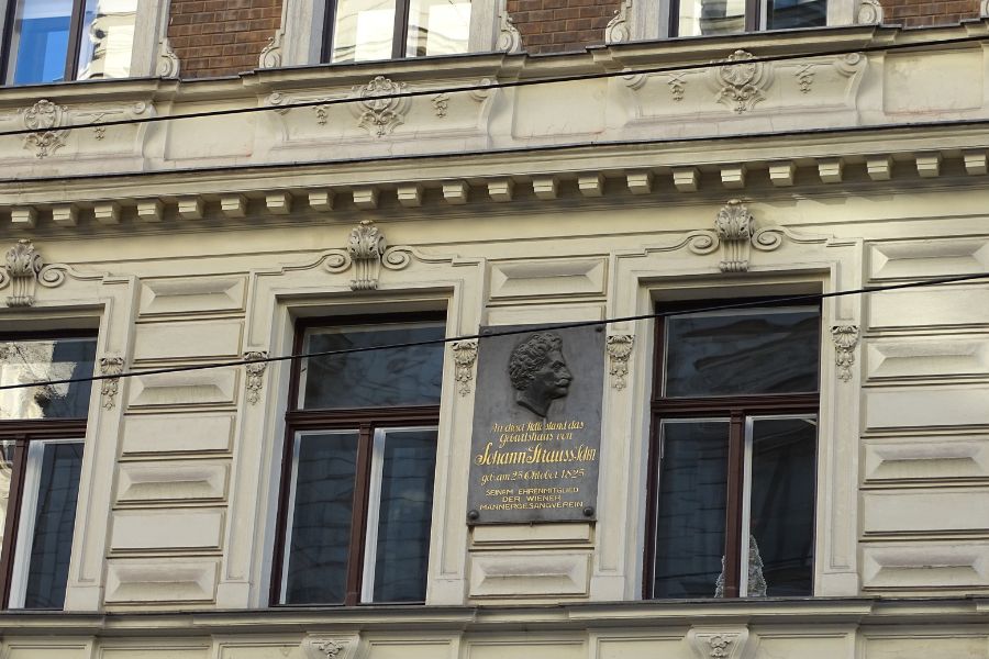 Johann-Strauss-Geburtshaus in der Lerchenfelder Strasse 15 ehem. Rofanogasse in Wien